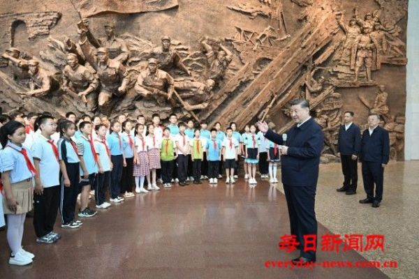 一见·三对关键词，读懂历史坐标前的凝望